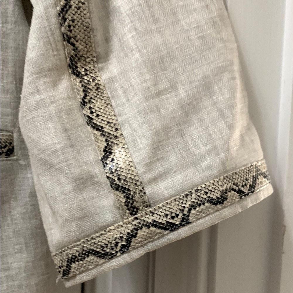 CHICO’S Elegant Cream Jacket with snake skin Black/Cream Trim - Picture 8 of 11